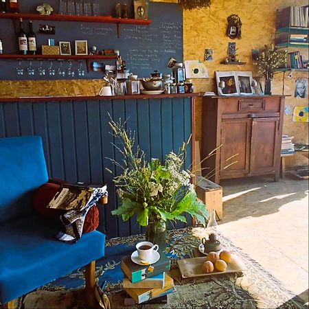 Nadiani Hostel Омало Экстерьер фото