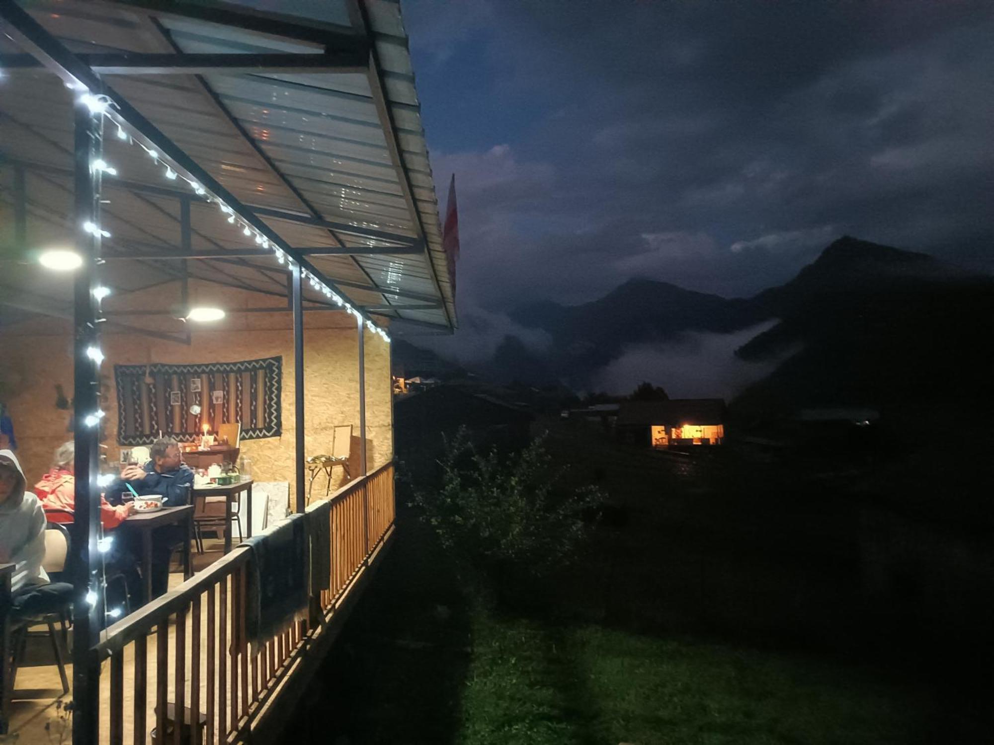 Nadiani Hostel Омало Экстерьер фото